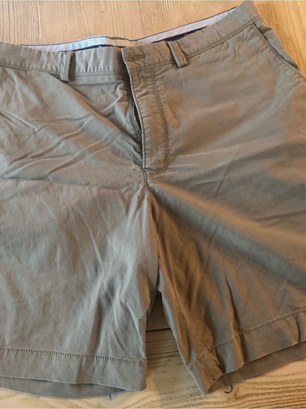 Tommy Bahama Men's Olive Khaki Flat Front Shorts